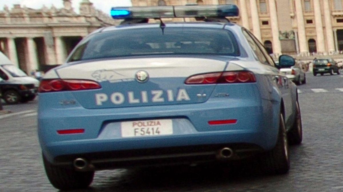 roma partorisce e getta il neonato nel water arrestata una 29enne