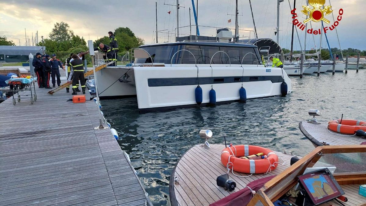 Venezia, donna cade da catamarano e viene uccisa dall