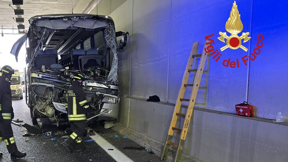 Lomazzo (Como), scontro tra camion e bus con scolaresca: morta maestra, due bimbi feriti