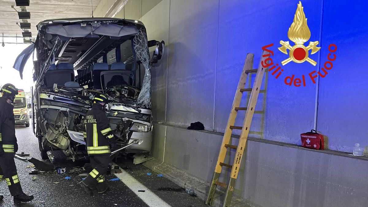 Lomazzo (Como), scontro tra camion e bus con scolaresca: morta maestra, gravi gli autisti