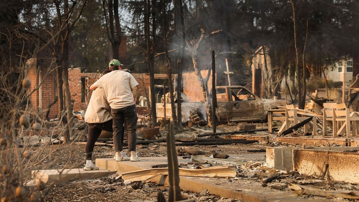 dopo gli incendi los angeles vuole ripartire ma mancano i fondi