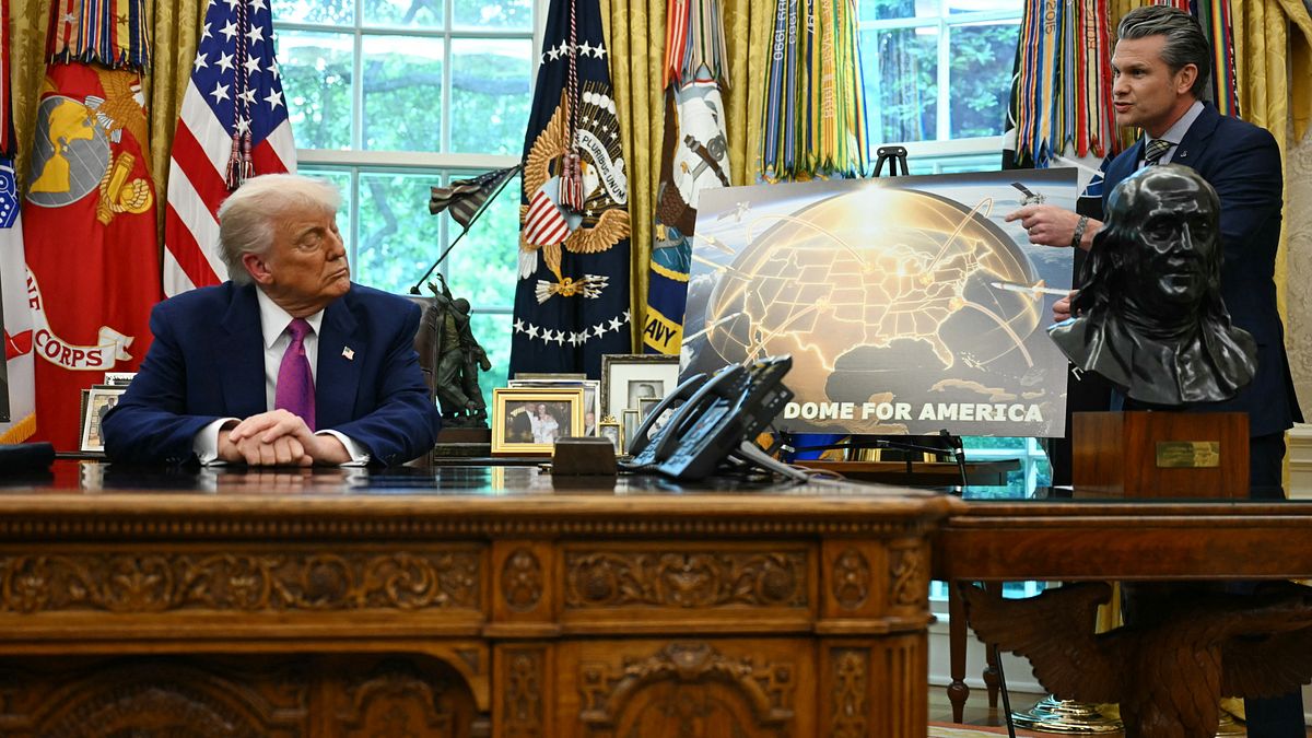Trump annuncia il lancio del progetto per il Golden Dome: "Scudo anti missile operativo entro la fine del mio mandato" | Il capo del Pentagono ordina un