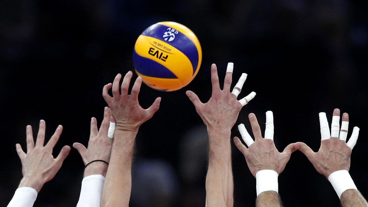 Modena, accusato di abusi da giocatrici minorenni: arrestato allenatore di volley