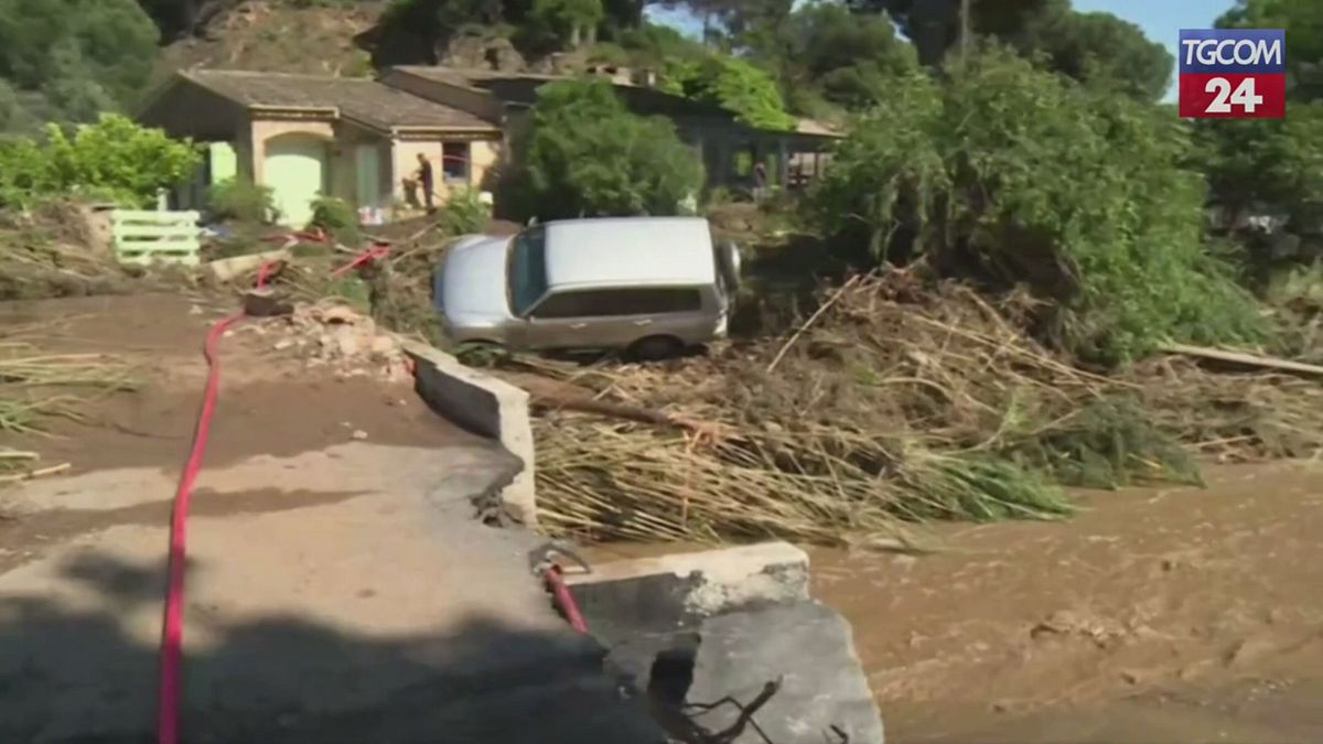 alluvione in francia situazione drammatica nel var