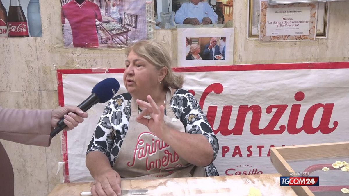 bari vecchia le massaie delle orecchiette in sciopero dopo le multe
