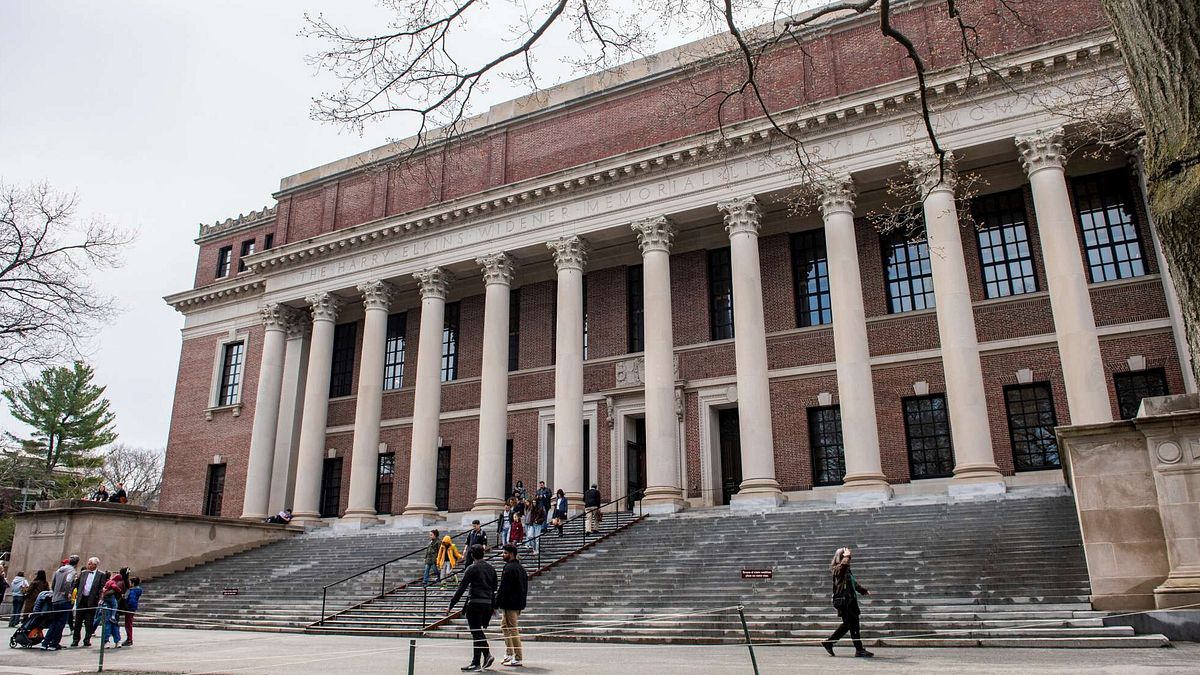 amministrazione trump blocca le iscrizioni degli studenti stranieri a harvard