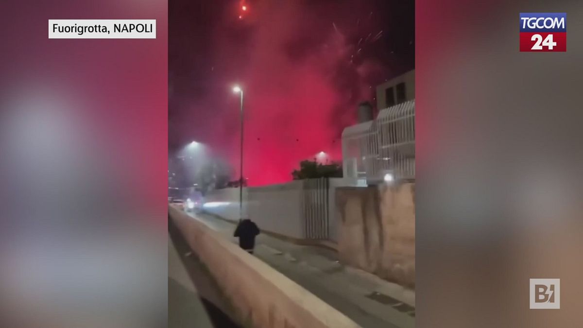 napoli fuochi d artificio davanti all hotel del cagliari per non disturbare il sonno dei giocatori