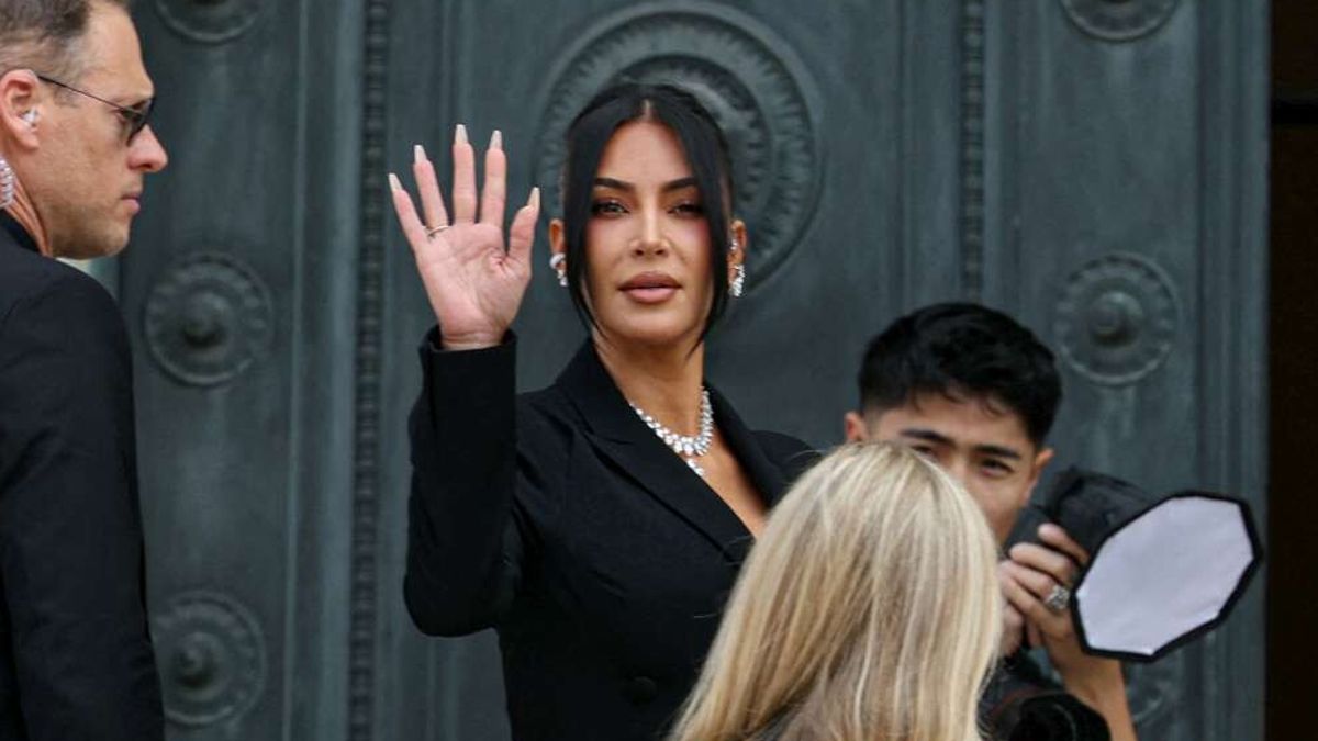 parigi rapinarono kim kardashian nel 2016 otto condannati