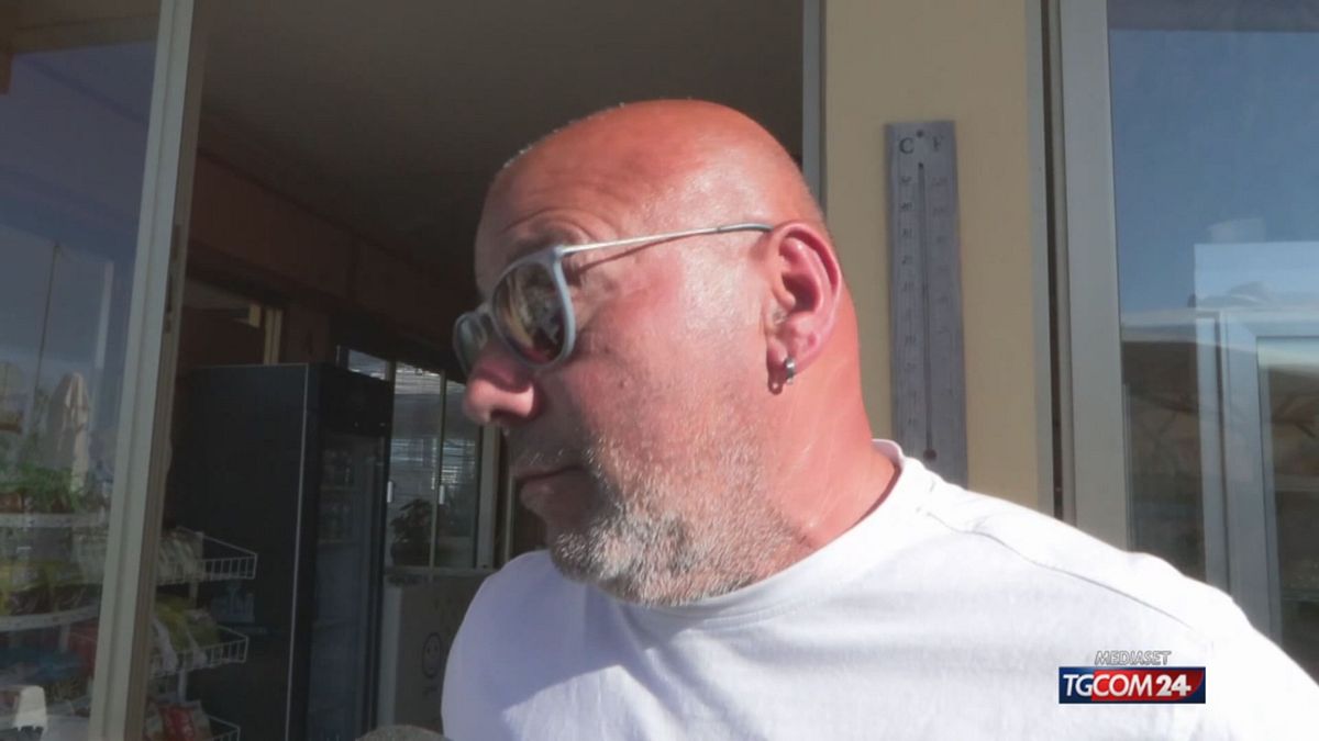 travolta e uccisa da una ruspa mentre prende il sole su una spiaggia di cervia