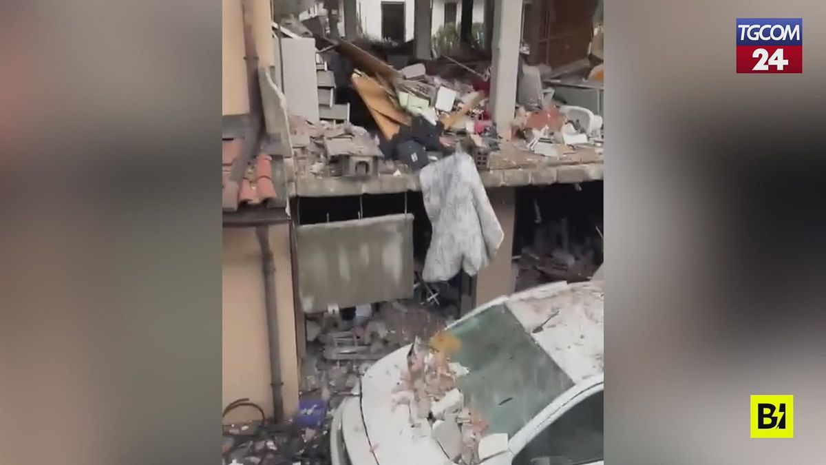 bergamo esplode una palazzina sei feriti e una quarantina di evacuati