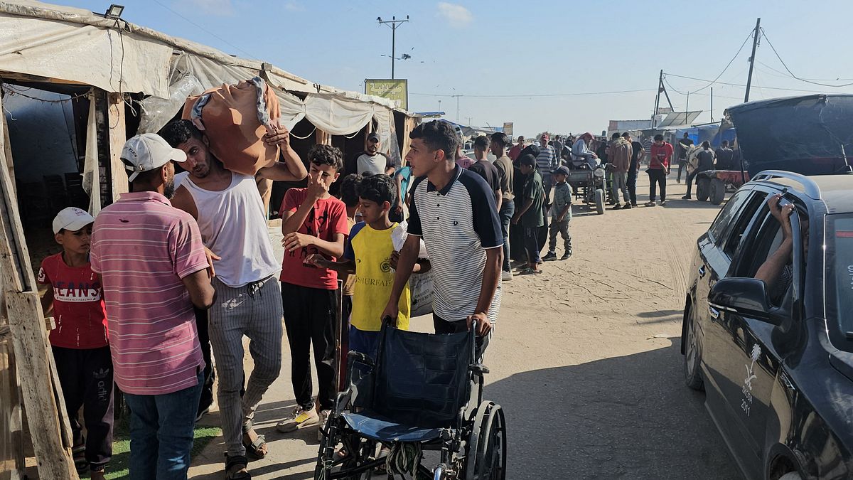 Tajani: "Indignano i morti innocenti nella Striscia, Israele si fermi" | Assaltato e saccheggiato deposito di cibo dell
