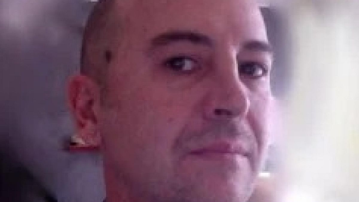 Trovato morto in casa a Bologna con ferite alla testa, sospetti sulla compagna