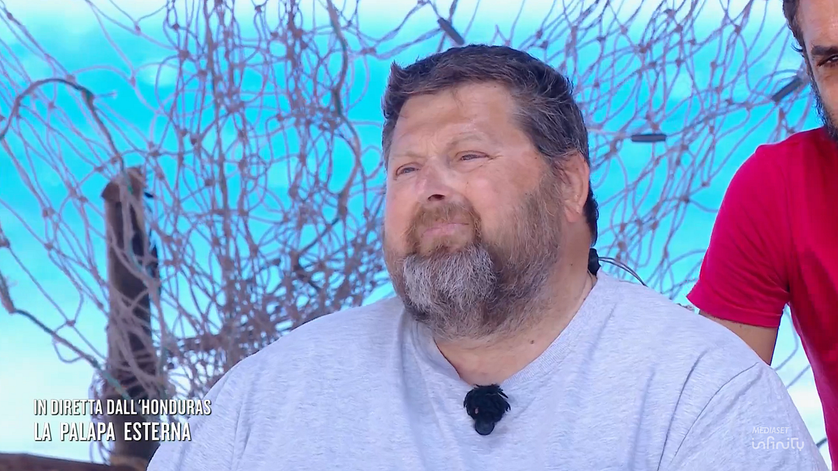 “L'Isola Dei Famosi”, Mario Adinolfi homojenerleştirici çiftlere karşı
