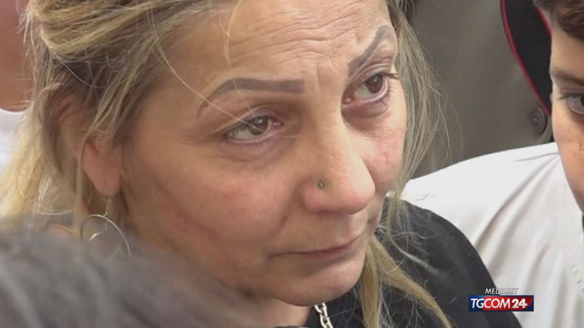 omicidio martina carbonaro in migliaia alla fiaccolata per la 14enne