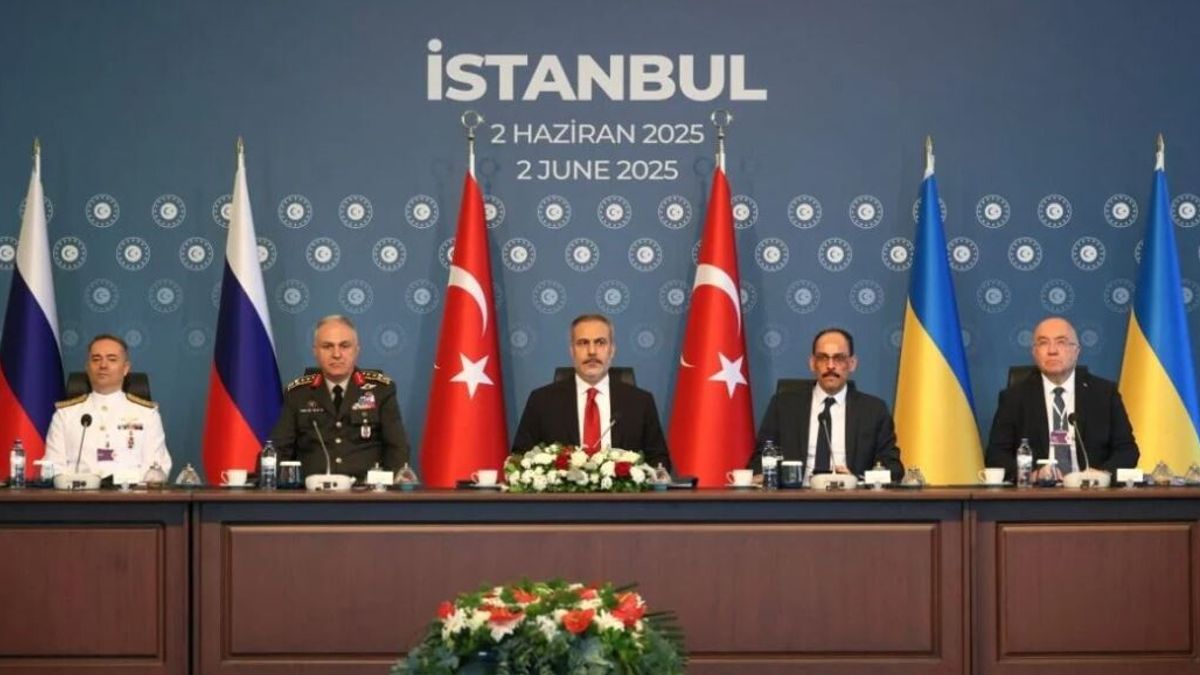 Kiev colpisce il ponte di Crimea con esplosivi sottomarini | Medvedev: "Inevitabile la vendetta per l