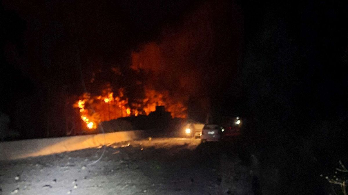 Razzi lanciati dalla Siria, Israele risponde con attacchi aerei contro il sud del Paese | "Colpite le armi del regime siriano"