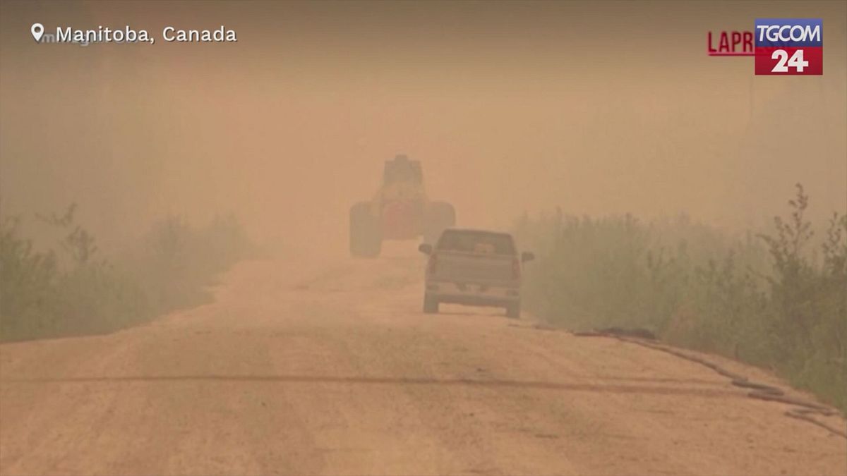 Canada, incendi nel Manitoba: sfollate oltre 17mila persone