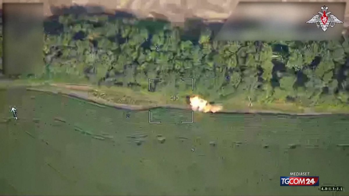 Nuovo colpo di Kiev, attaccato il Ponte di Crimea