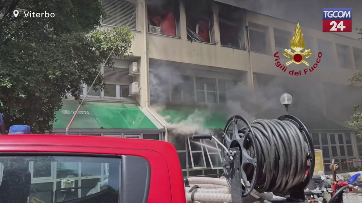 Viterbo, incendio all