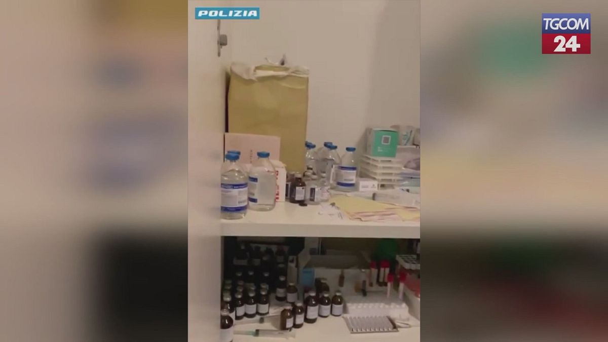 roma si spacciava per ex medico del papa per truffare famiglia di ragazzo autistico arrestato