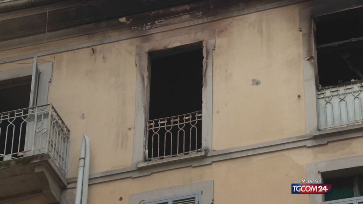 Rogo in appartamento a Milano, 48enne si lancia dal quinto piano e muore
