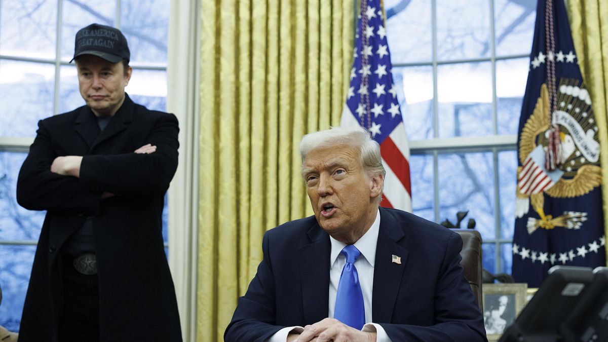 Scontro totale tra Trump e Musk, il patron di Tesla: "Sì all