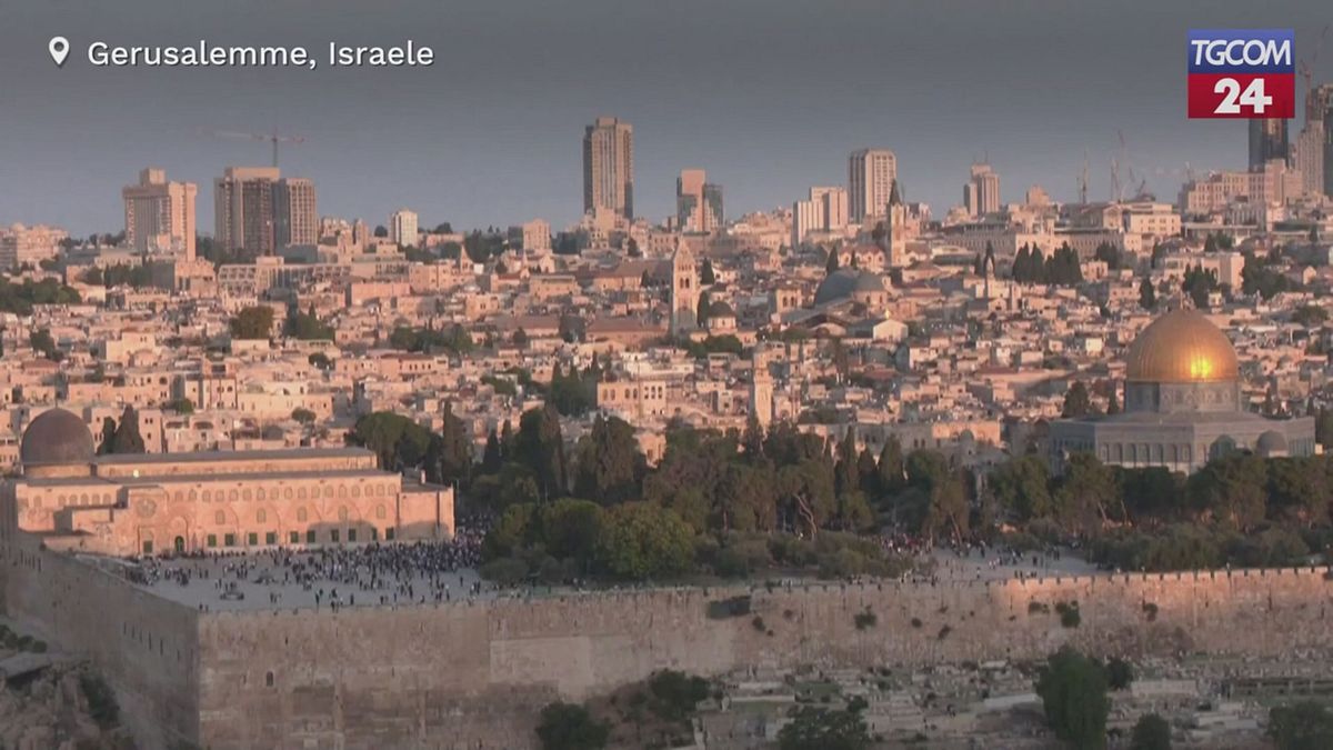 gerusalemme musulmani celebrano la preghiera dell eid nella moschea di al aqsa