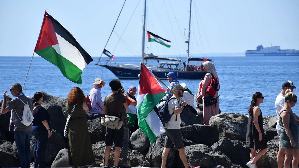 Monito di Israele alla Flotilla per Gaza: "Tornate indietro" | Incendio doloso alla sinagoga di Gerusalemme