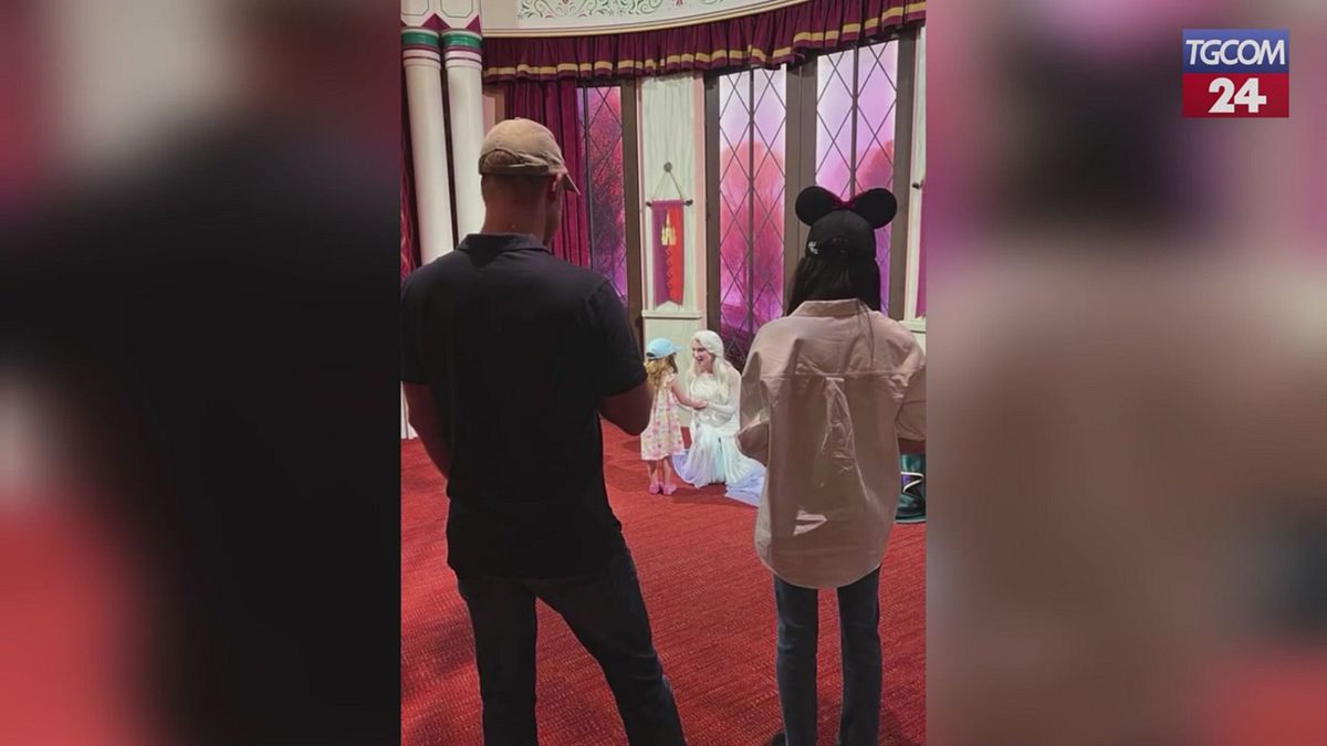 Meghan e Harry festeggiano il compleanno di Lilibet a Disneyland