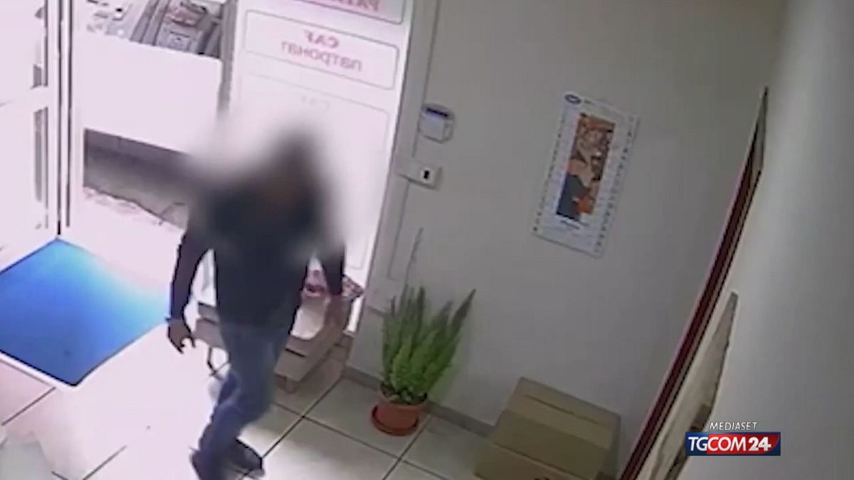napoli avvocati e clan dietro traffico di migranti smantellata rete criminale