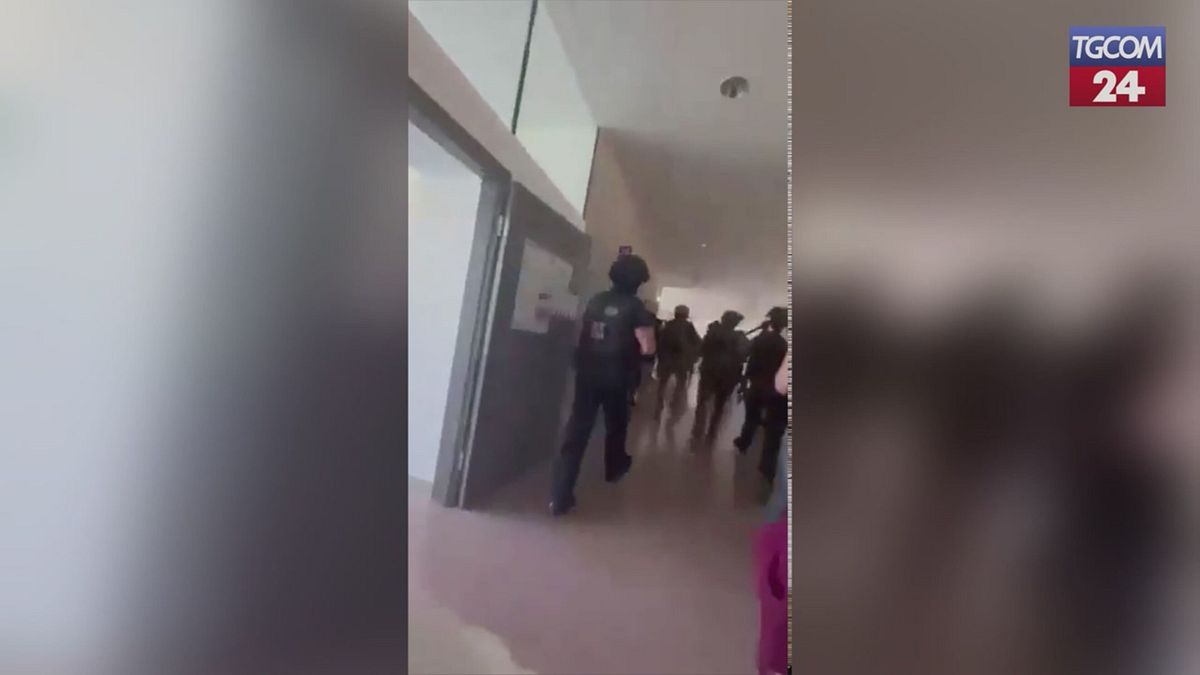 Massacro in una scuola a Graz: la fuga degli studenti dopo l
