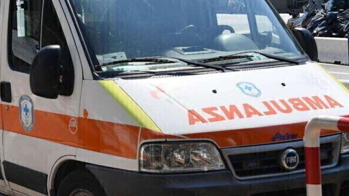 Gorizia, a 10 anni tenta di rianimare il papà dopo un malore ma l