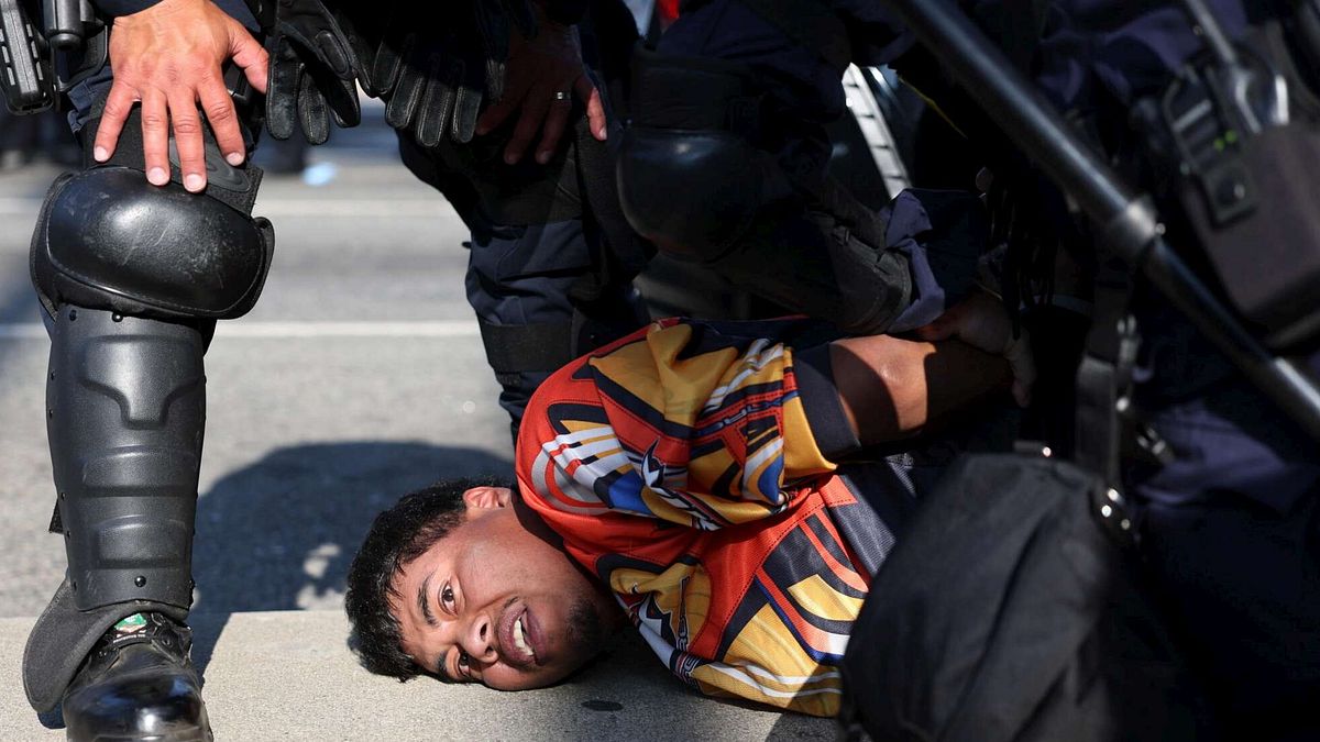 La Casa Bianca: "Migranti europei deportati è una fake news" | Arrestati a Los Angeles quasi 400 immigrati illegali
