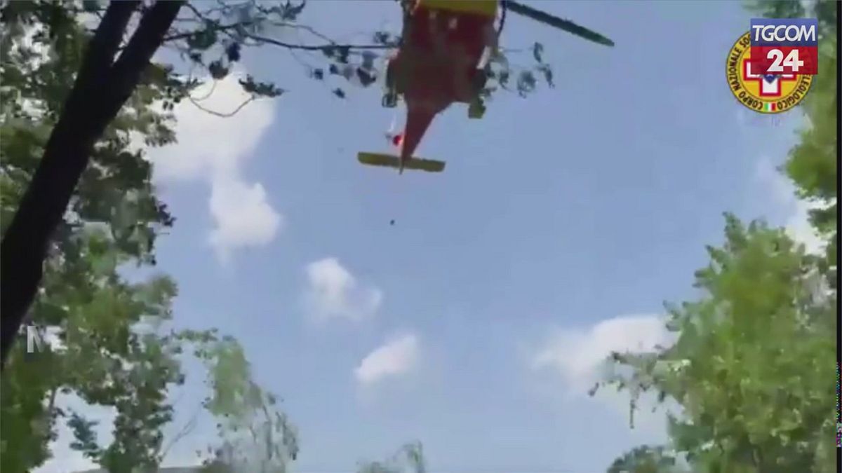 monte nerone trovato in vita 71enne scomparso da 3 giorni le immagini del soccorso alpino