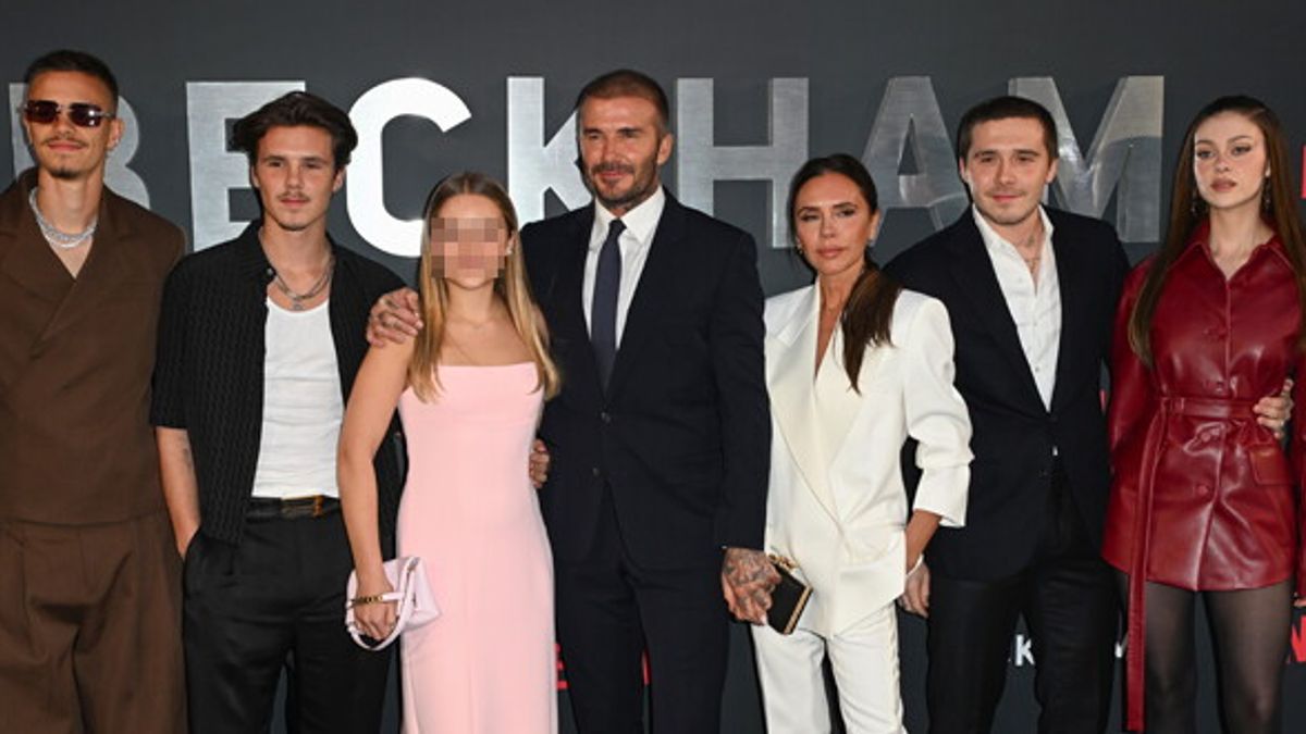 Brooklyn Beckham aileyle köprüleri keser