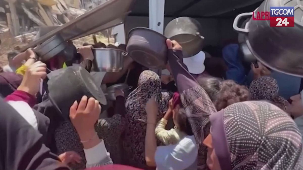 A Gaza si muore di fame e sete: la disperazione nei campi tendati