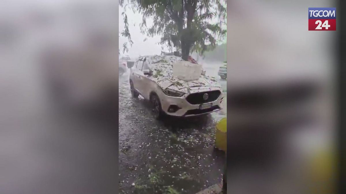 parma violenta grandinata danneggiate auto e colture