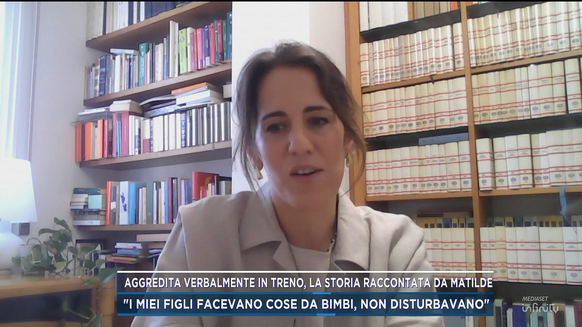 Aggredita verbalmente con i suoi bambini, la storia di Matilde