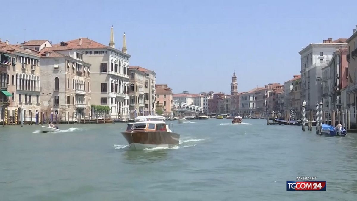 venezia le nozze di bezos tra star e proteste attivisti pronti a manifestare
