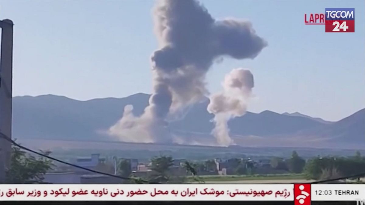 Iran, il fumo si leva dal reattore di Arak colpito da Israele