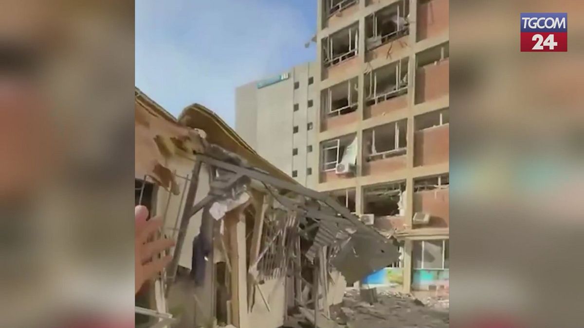 missile iraniano colpisce l ospedale soroka le immagini dall interno