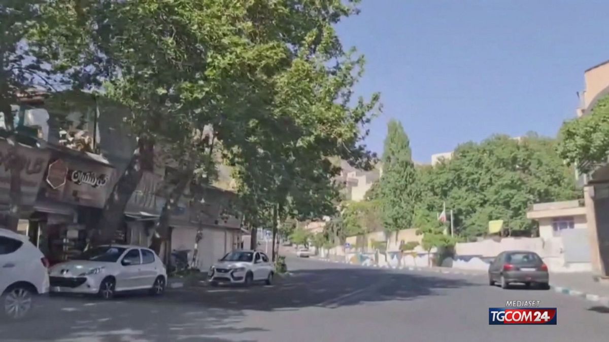 iran sotto assedio repressione e isolamento per fermare le proteste