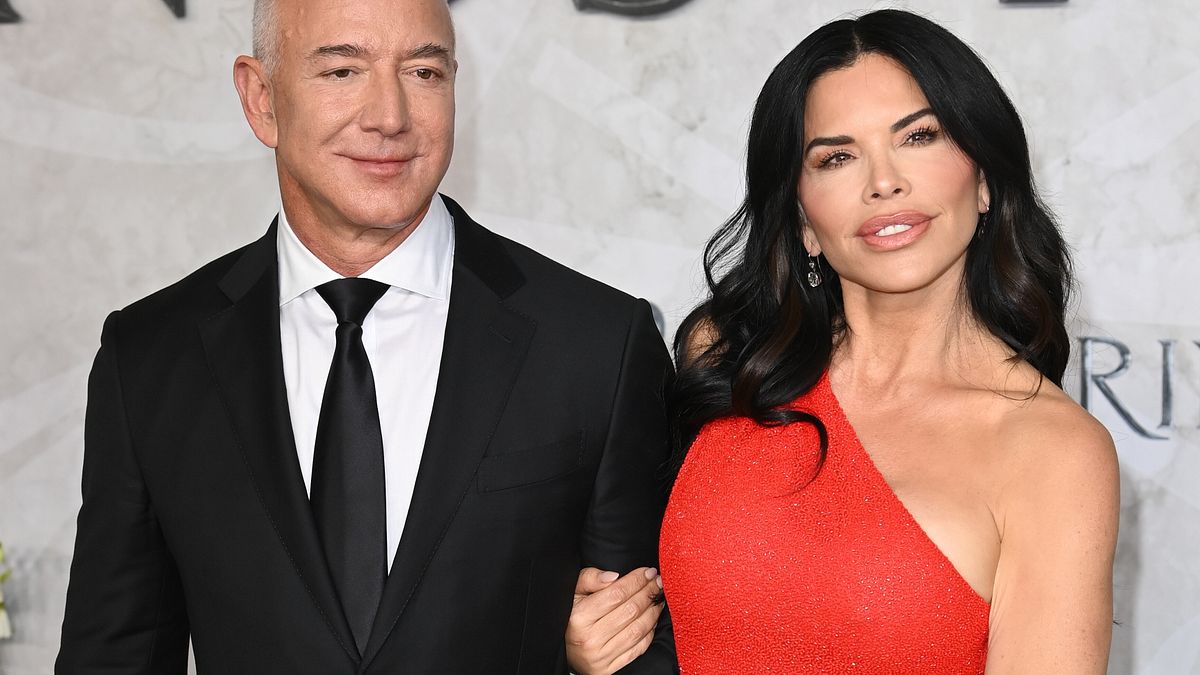 Lauren Sanchez con Jeff Bezos, che sposerà in questi giorni a Venezia © IPA