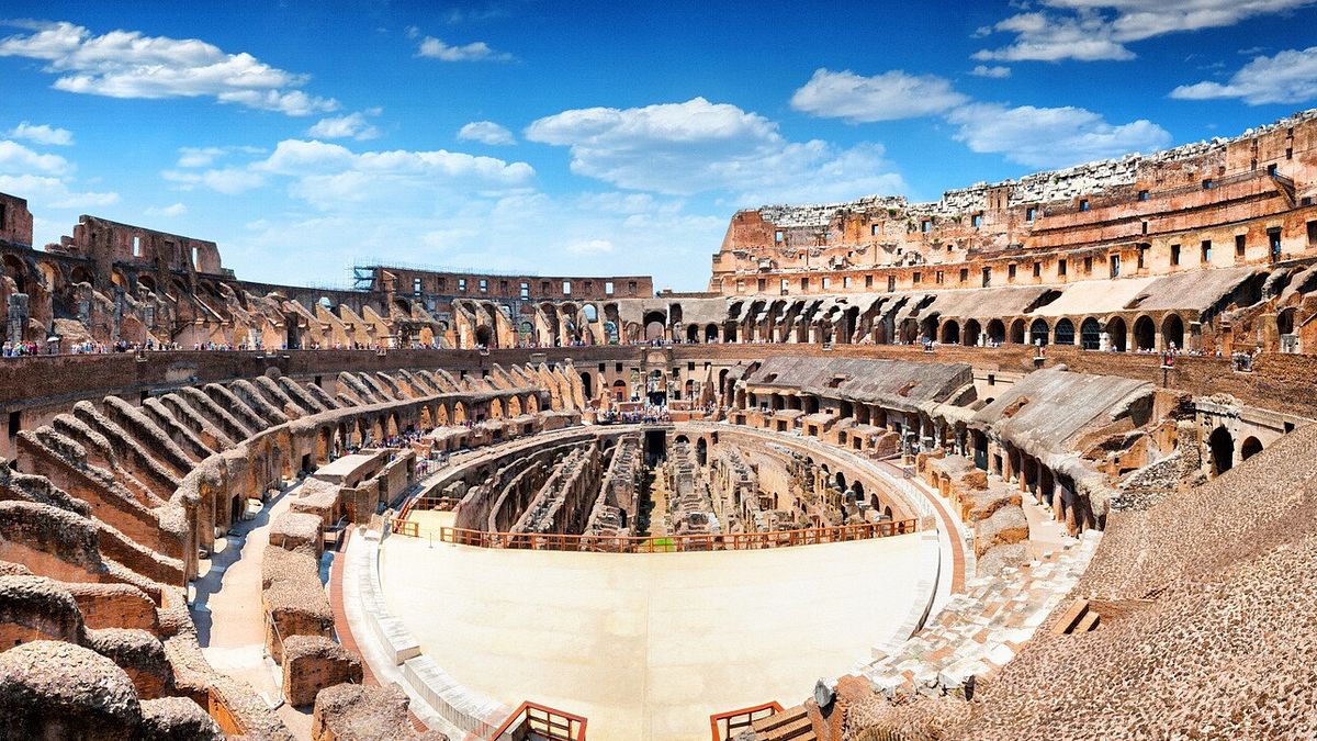  Colosseo, Roma © Istockphoto