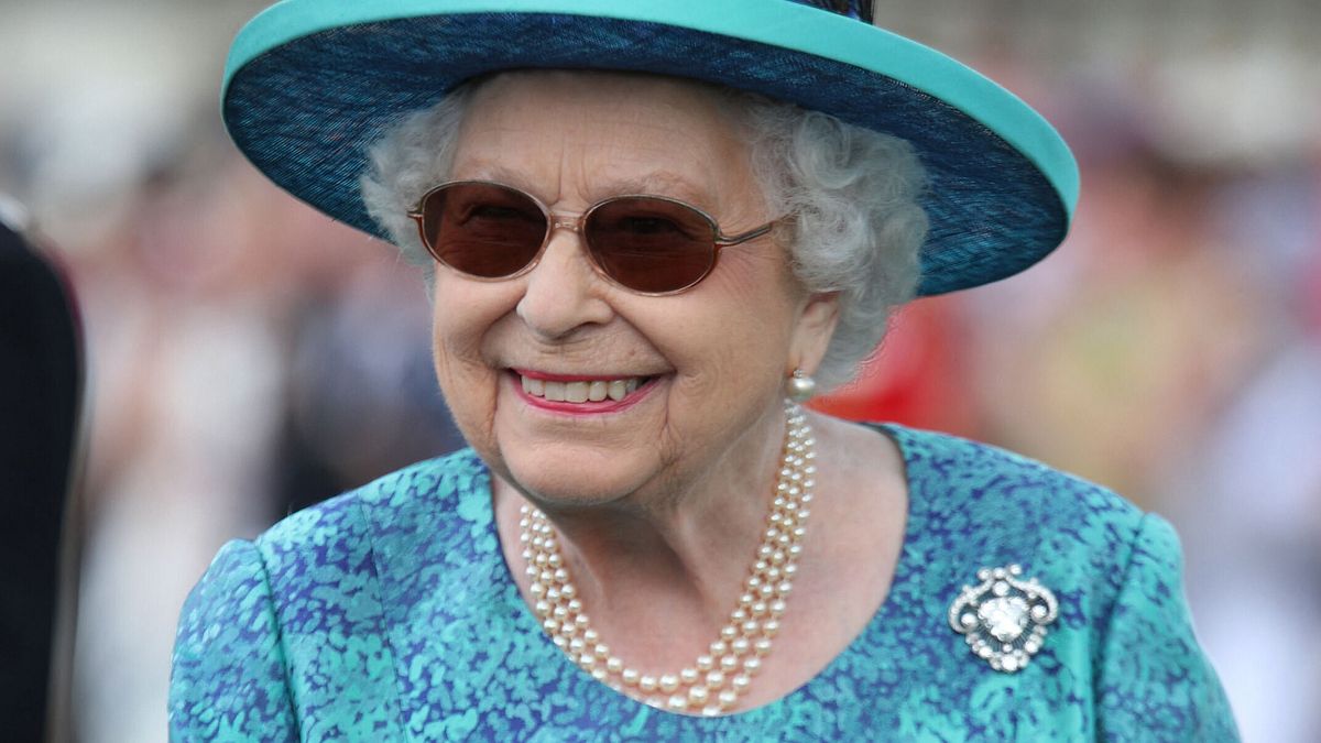 L'arrivo della regina Elisabetta a un Garden party a Buckingham Palace nel maggio 2018 © Afp