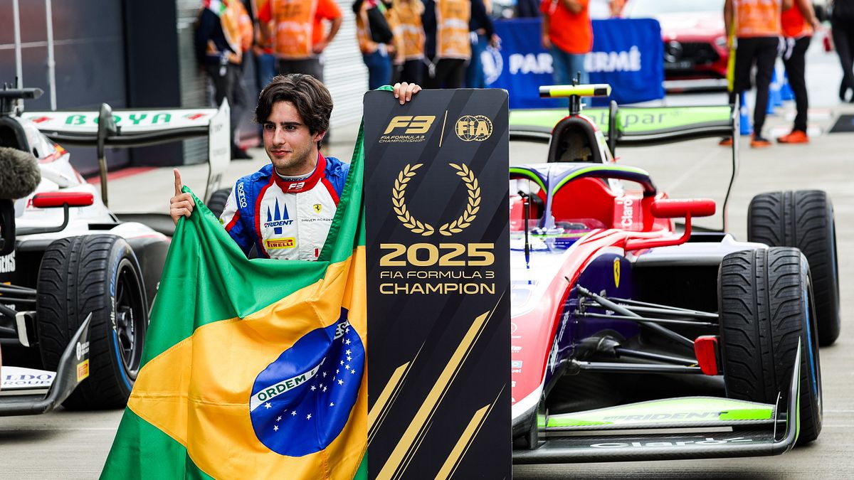  © Ferrari