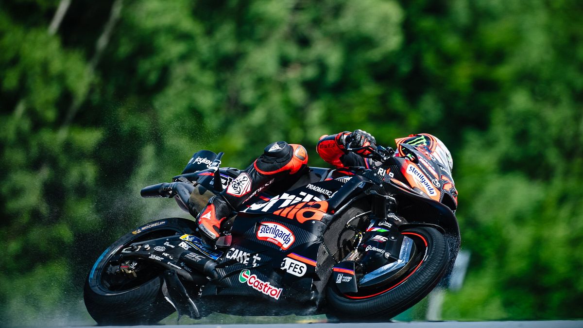  © Aprilia Racing Press Office