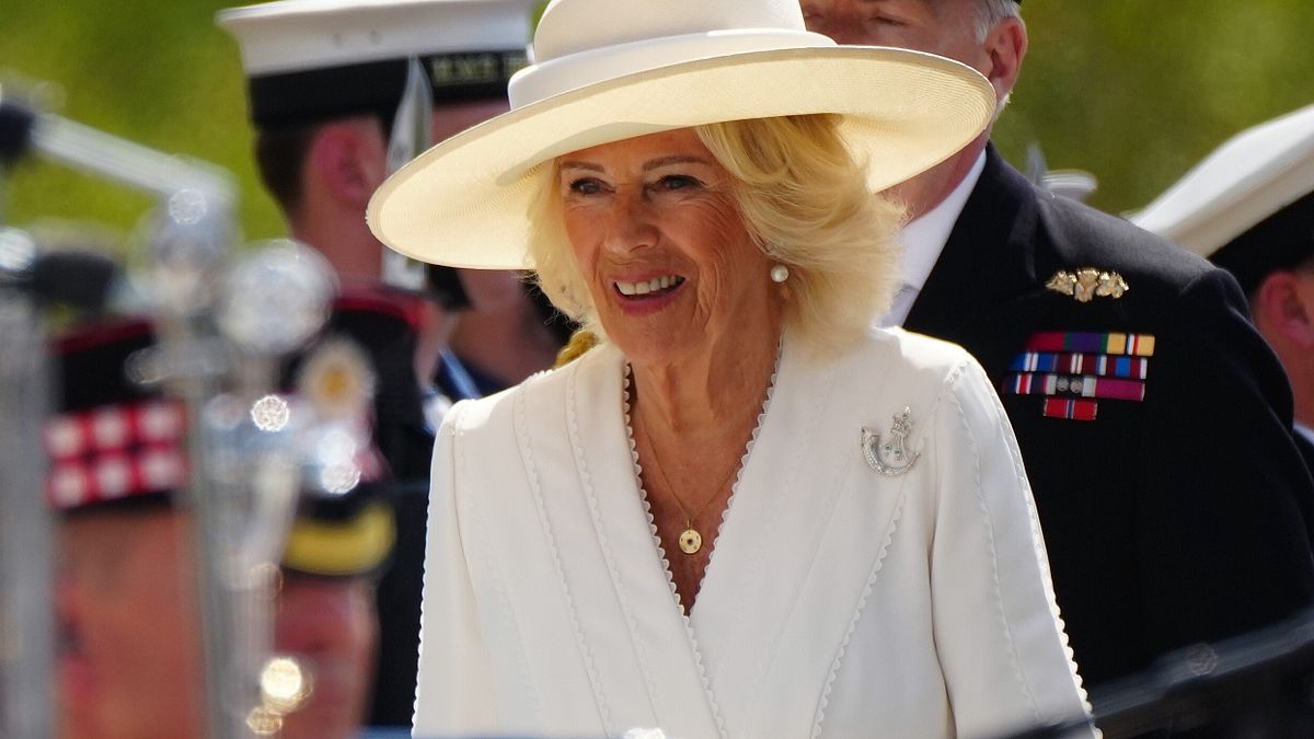 La regina Camilla alla cerimonia nazionale di commemorazione per celebrare l'80° anniversario del VJ Day, la Giornata della vittoria sul Giappone © IPA