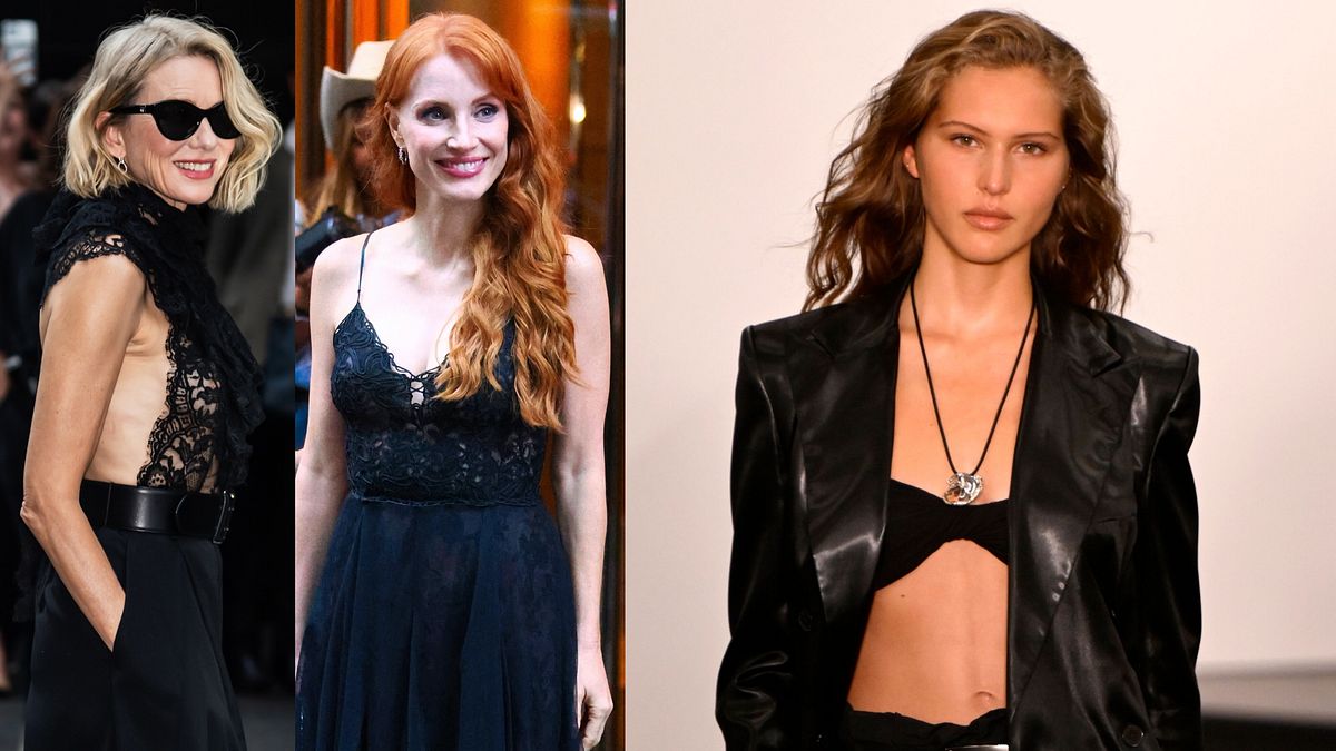 Naomi Watts e Jessica Chastain, tra gli ospiti della sfilata, e uno dei look della collezione Ralph Lauren primavera estate 2026 © IPA