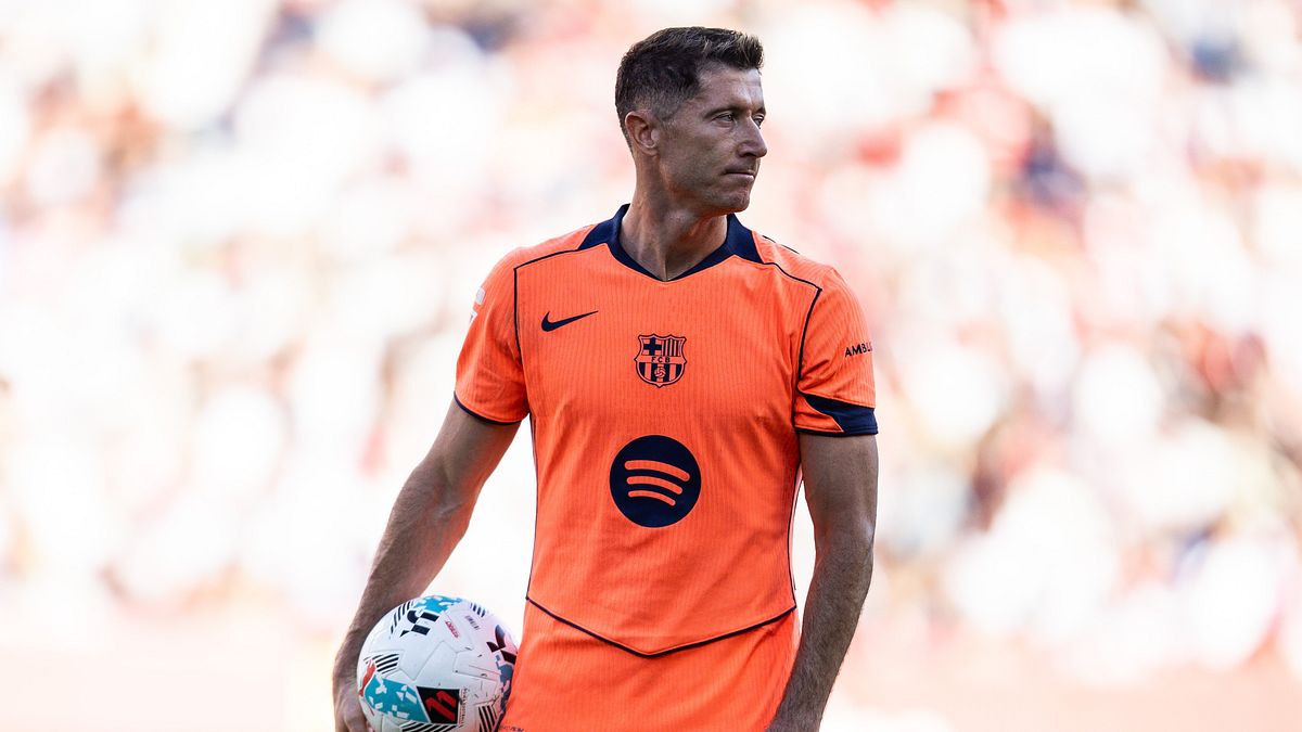 ROBERT LEWANDOWSKI, 37; BARCELLONA; VdM: 10 MLN © IPA